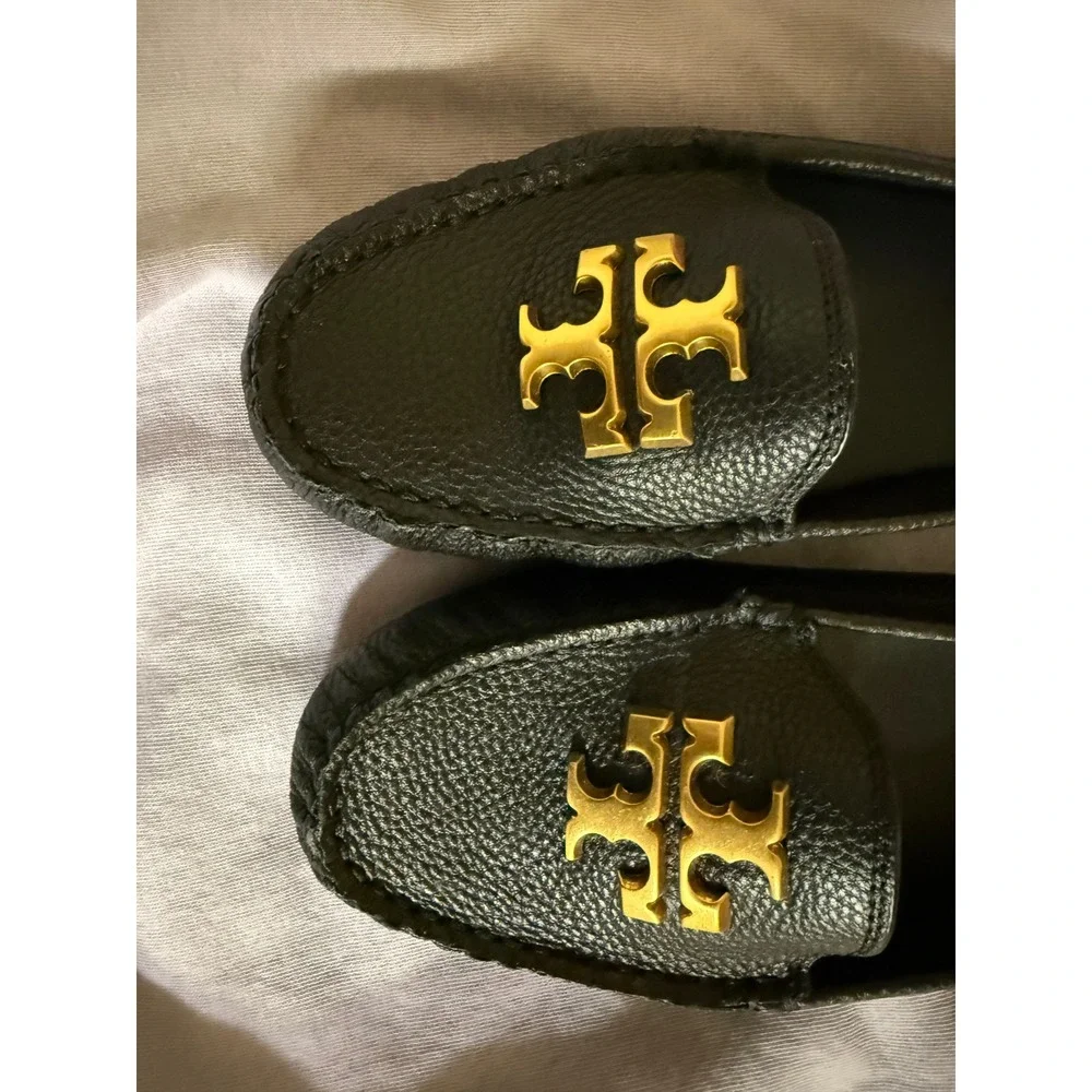 Tory Burch Everly Driver Black Tumbled Leather Loafers Gold Logo 85159 Size 7.5